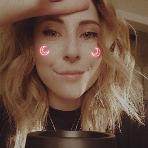 Meet your Posher, Cassie - Picture 1 of 1